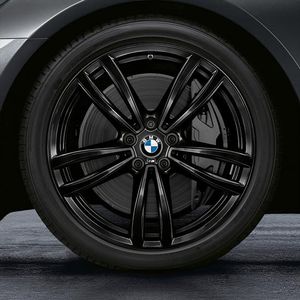 BMW 19 Inch Style 647M Black Complete Wheel Set 36112459595